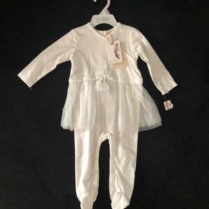 Jessica Simpson white baby girl outfit
